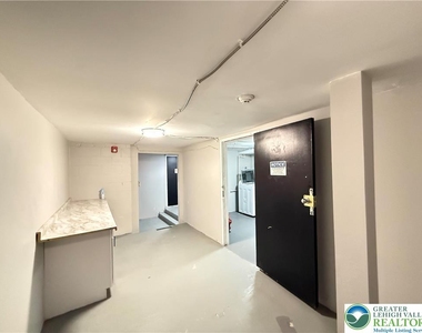 202 N 6th Street - Photo Thumbnail 14