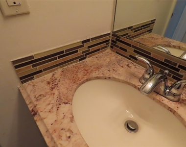 104 Creekside Way - Photo Thumbnail 8