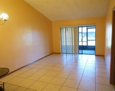 104 Creekside Way - Photo Thumbnail 2