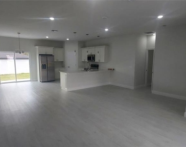 2673 Sw 156th Place - Photo Thumbnail 4
