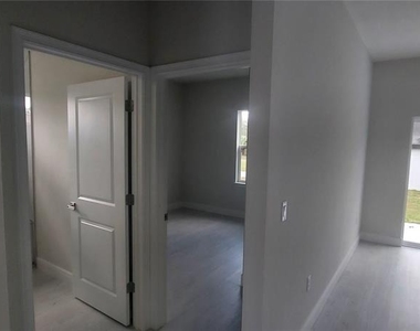 2673 Sw 156th Place - Photo Thumbnail 7