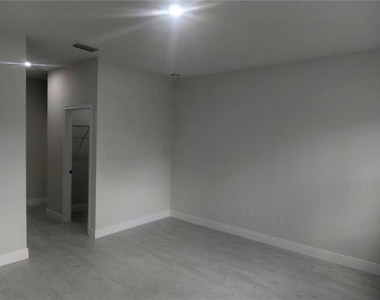 2673 Sw 156th Place - Photo Thumbnail 9
