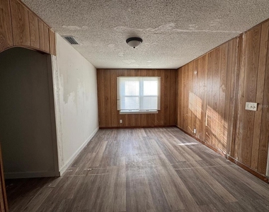 930 18th Street - Photo Thumbnail 9