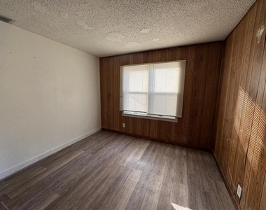 930 18th Street - Photo Thumbnail 16