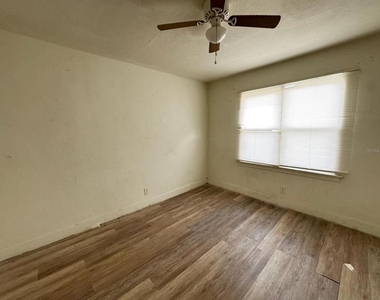 930 18th Street - Photo Thumbnail 4