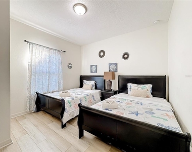 8986 Shine Drive - Photo Thumbnail 12