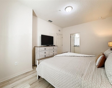 8986 Shine Drive - Photo Thumbnail 22
