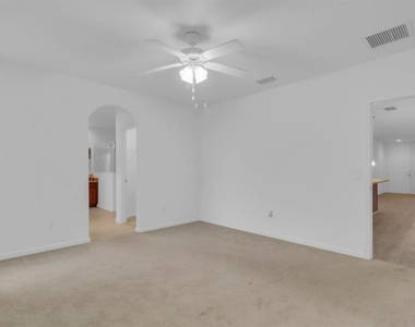 2943 Casabella Drive - Photo Thumbnail 14