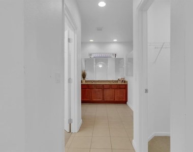 2943 Casabella Drive - Photo Thumbnail 10