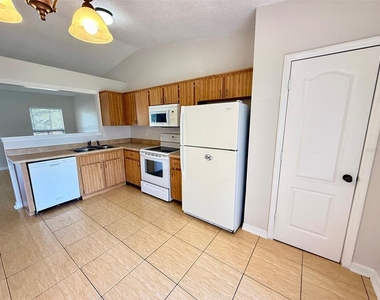 908 Tucker Avenue - Photo Thumbnail 4