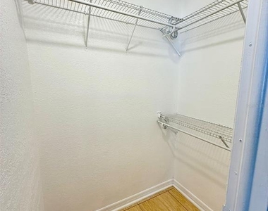 908 Tucker Avenue - Photo Thumbnail 8