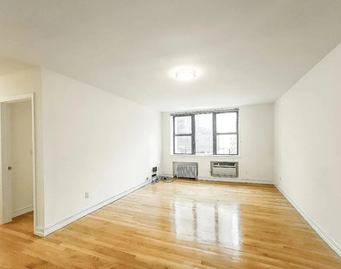 East 36th Street/ 3rd ave - Photo Thumbnail 1