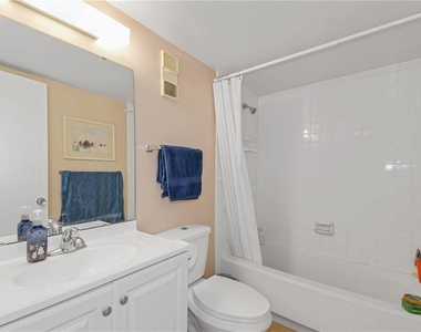 120 Hibiscus Woods Court - Photo Thumbnail 18