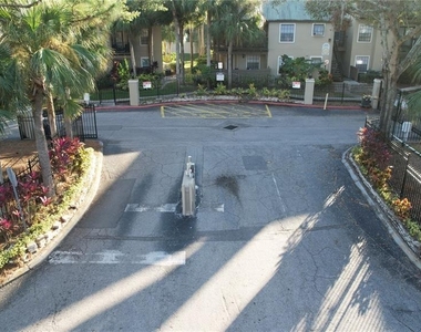 224 Afton Square - Photo Thumbnail 21