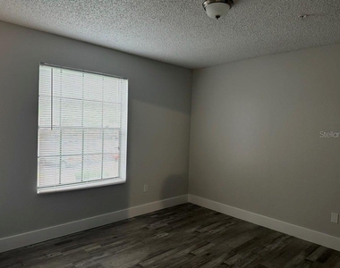 224 Afton Square - Photo Thumbnail 6