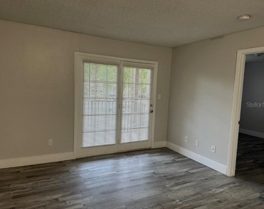 224 Afton Square - Photo Thumbnail 3