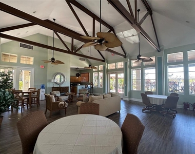224 Afton Square - Photo Thumbnail 15