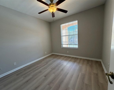 13524 Turtle Marsh Loop - Photo Thumbnail 10