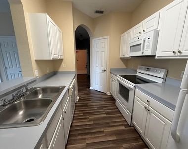 13560 Turtle Marsh Loop - Photo Thumbnail 7