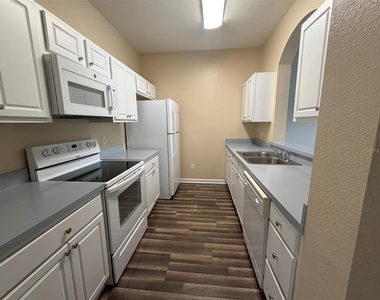 13560 Turtle Marsh Loop - Photo Thumbnail 5