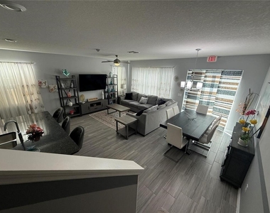 5151 Adelaide Drive - Photo Thumbnail 8