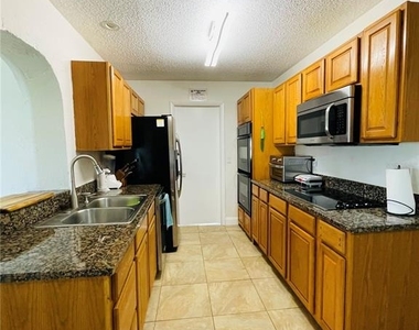 18310 Burkholder Circle - Photo Thumbnail 2