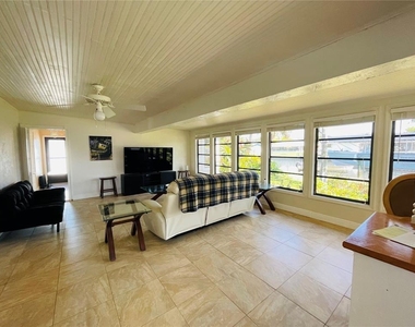18310 Burkholder Circle - Photo Thumbnail 4