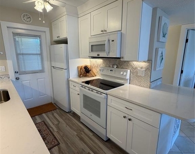 3808 Gulf Of Mexico Drive - Photo Thumbnail 4
