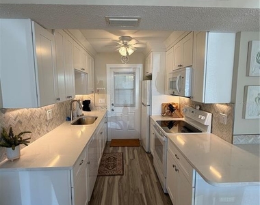 3808 Gulf Of Mexico Drive - Photo Thumbnail 2
