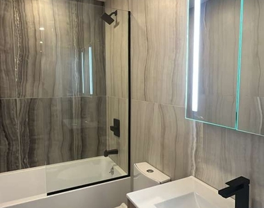105 Moore Street - Photo Thumbnail 3