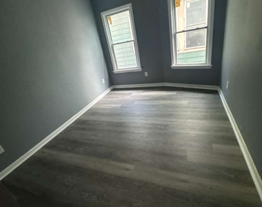 1357 Fairfield Avenue - Photo Thumbnail 4
