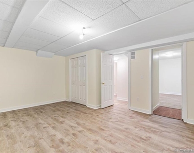 86 Howe Street - Photo Thumbnail 28