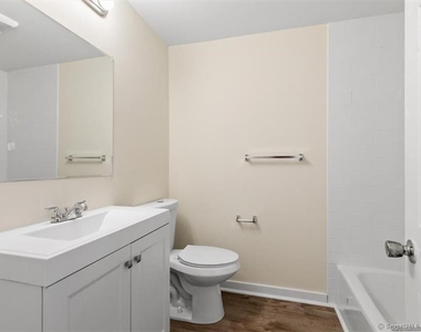 86 Howe Street - Photo Thumbnail 20