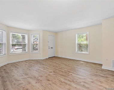 86 Howe Street - Photo Thumbnail 2