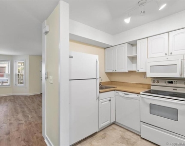 86 Howe Street - Photo Thumbnail 8