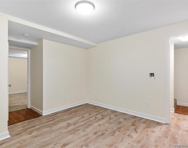 86 Howe Street - Photo Thumbnail 24