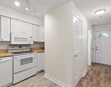 86 Howe Street - Photo Thumbnail 12