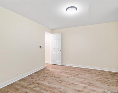 86 Howe Street - Photo Thumbnail 26