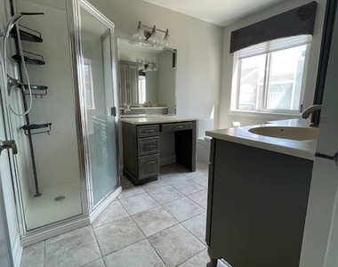 69 Harbour Close - Photo Thumbnail 11
