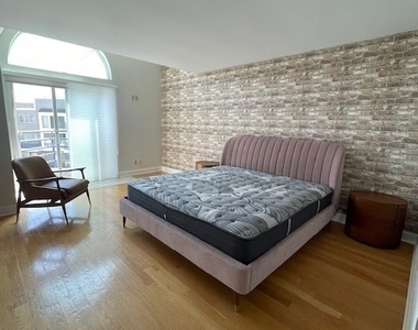 69 Harbour Close - Photo Thumbnail 8
