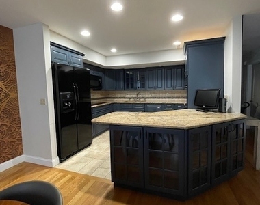 69 Harbour Close - Photo Thumbnail 4