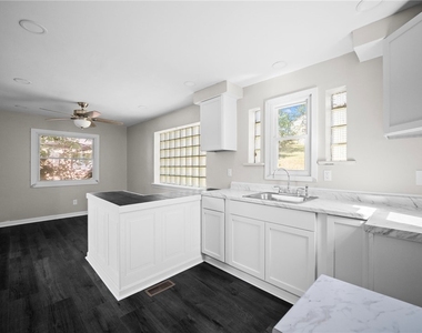 505 Wylie - Photo Thumbnail 18