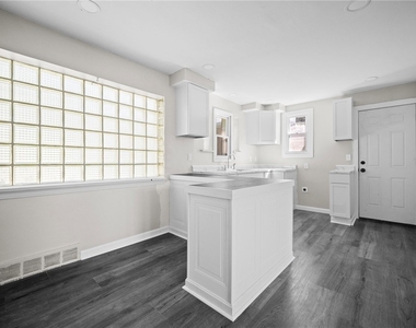 505 Wylie - Photo Thumbnail 12
