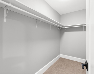 350 Oliver  Avenue - Photo Thumbnail 6