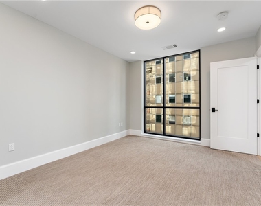350 Oliver Avenue - Photo Thumbnail 13