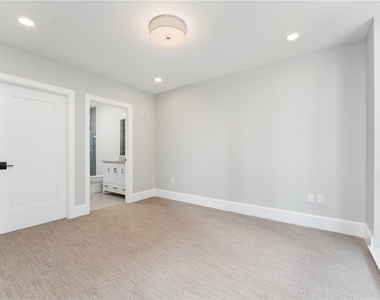 350 Oliver Avenue - Photo Thumbnail 12