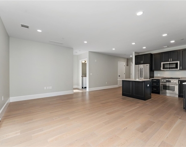 350 Oliver Avenue - Photo Thumbnail 22