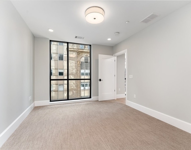 350 Oliver Avenue - Photo Thumbnail 14