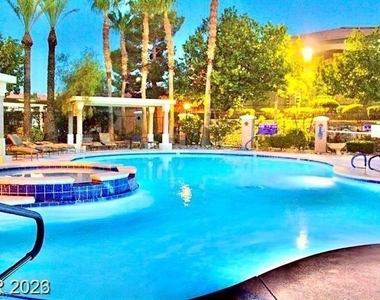 950 Seven Hills Drive - Photo Thumbnail 11