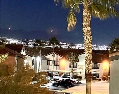 950 Seven Hills Drive - Photo Thumbnail 10